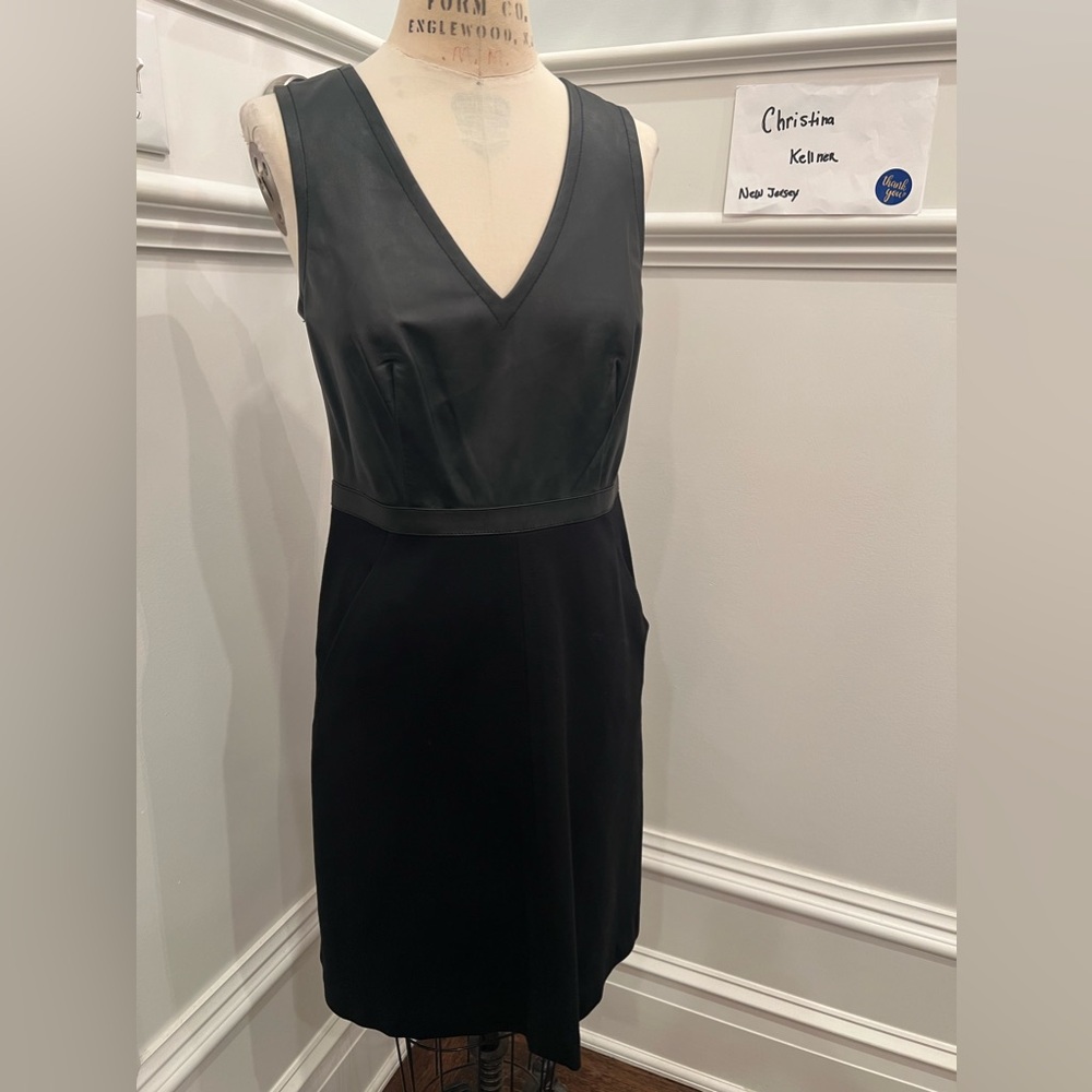 Trina Turk size 10 100% leather top has pockets!